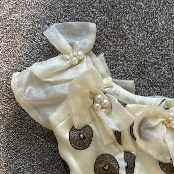 Vintage Bow, Pearl & Bronze Detail Top - Picture 3 of 12